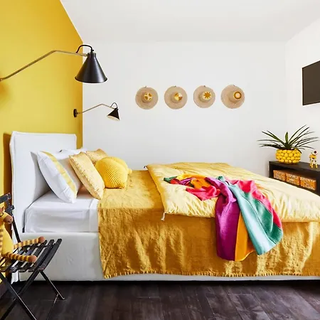 Town House Sleeps 2 With Air Con And Wifi *